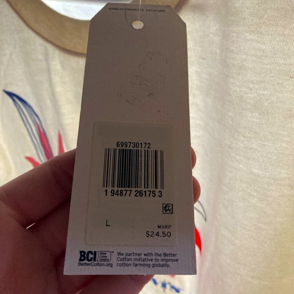 Two NWT Levi’s T-Shirts 🪴 - Picture 10 of 10